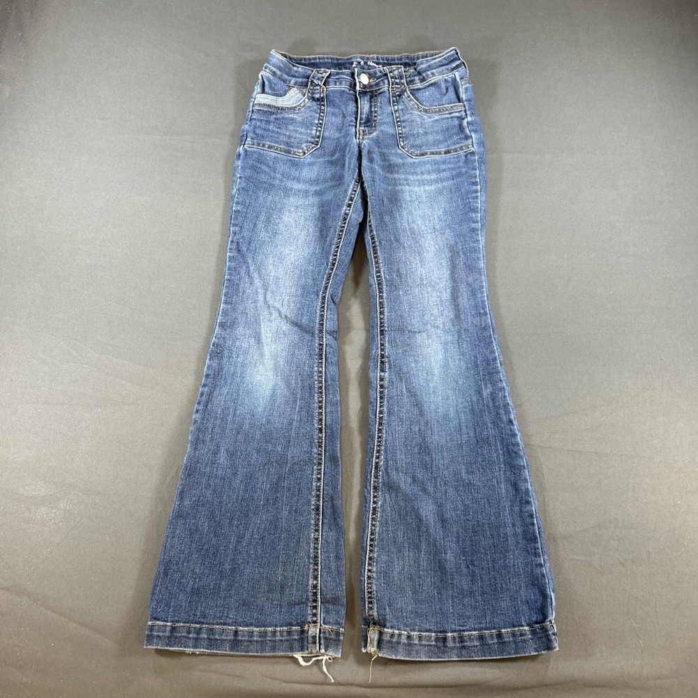 Art & Class medium-wash low-rise flare denim jeans featuring front patch  Sz 10